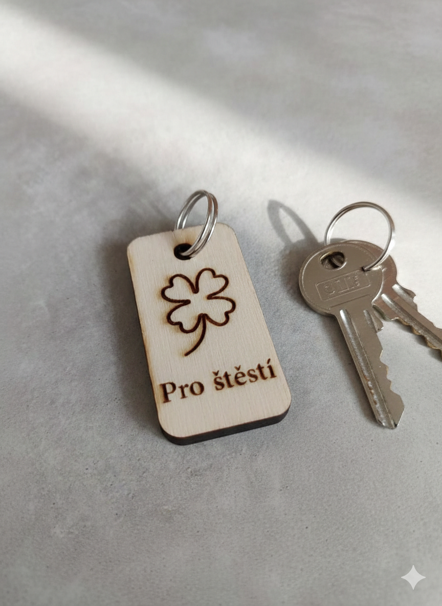 Dřevěná Klíčenka na Přání: Přívěsek se Jménem nebo Vlastním Textem