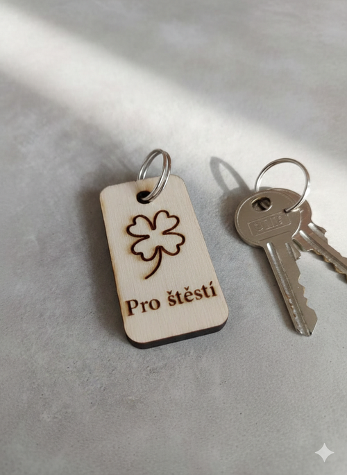 Dřevěná Klíčenka na Přání: Přívěsek se Jménem nebo Vlastním Textem