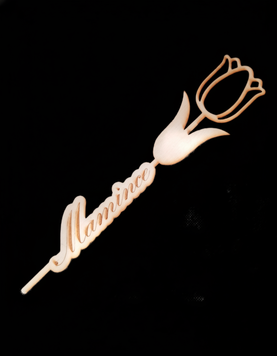 Dřevěný Tulipán s Gravírováním – Personalizovaný Zápich